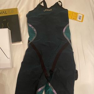 Finis Rival 2.0 size 20 open back tech suit NWT